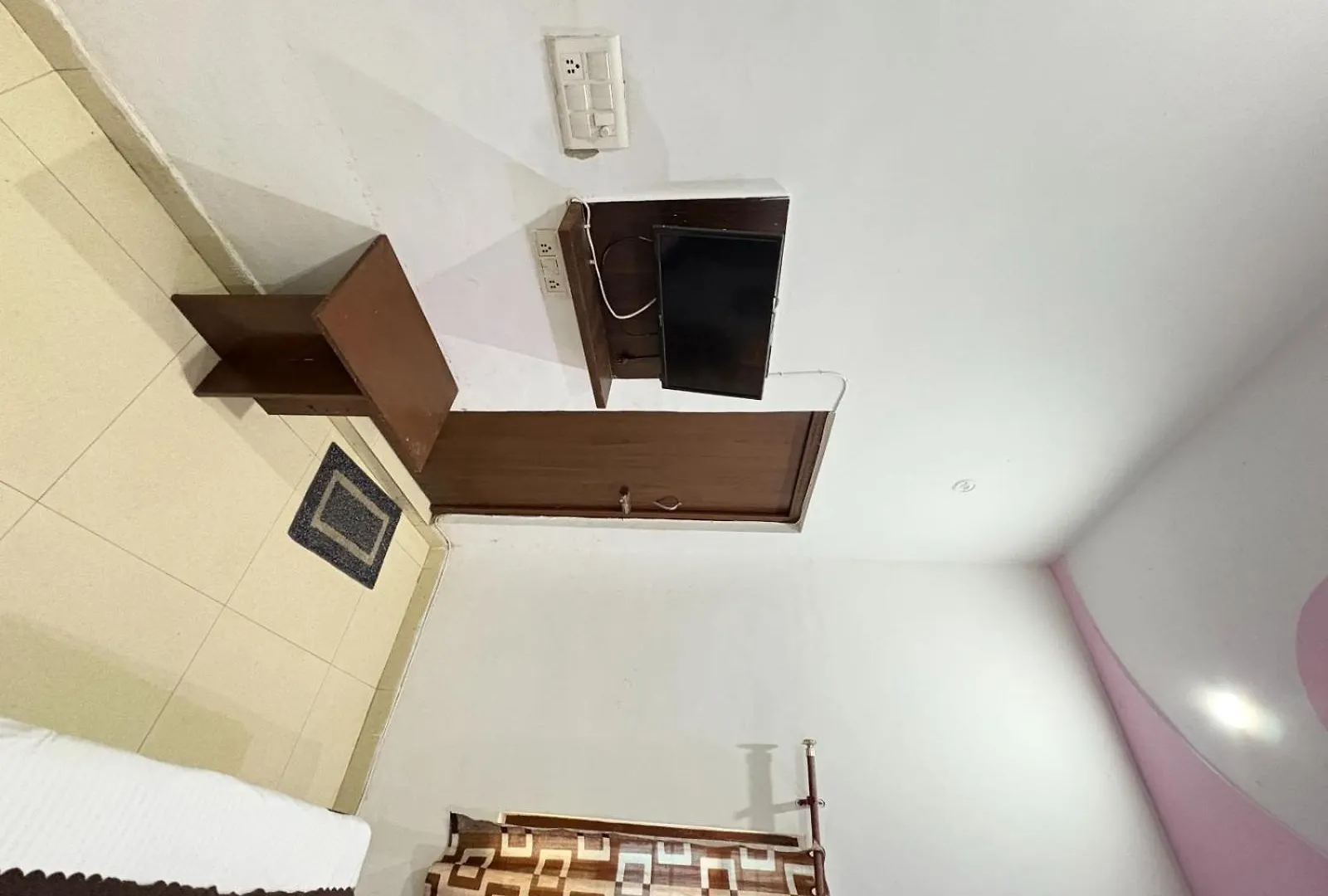 Guest house Grand New My Hotel Agra With Air Conditioner India