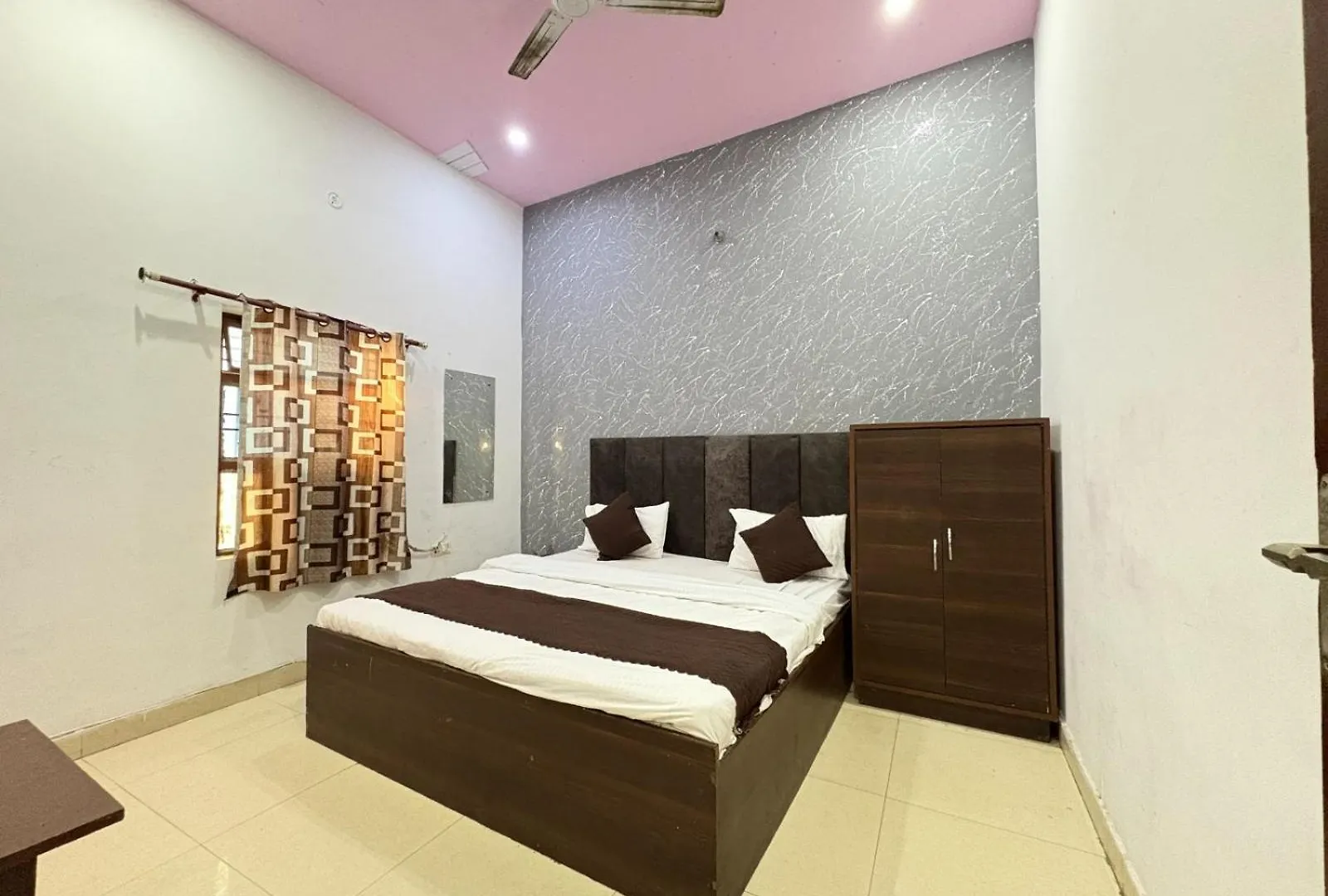 Grand New My Hotel Agra With Air Conditioner